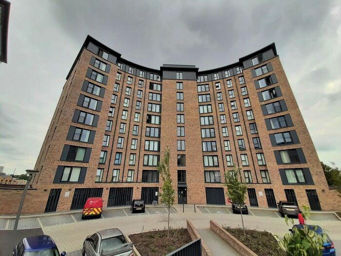 2 Bedroom Apartment To Rent In Washington Apartments, Lexington Gardens, Park Central, B15