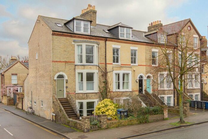 3 Bedroom Semi-Detached House To Rent In Chesterton Road, Cambridge, CB4