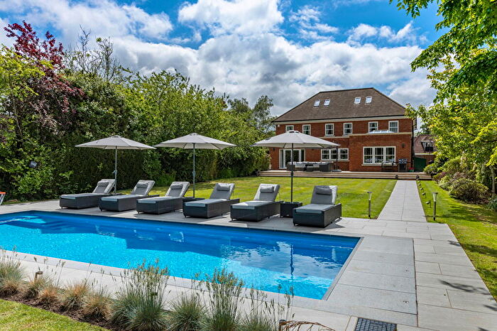 6 Bedroom Detached House For Sale In Avenue Road, Cranleigh, GU6