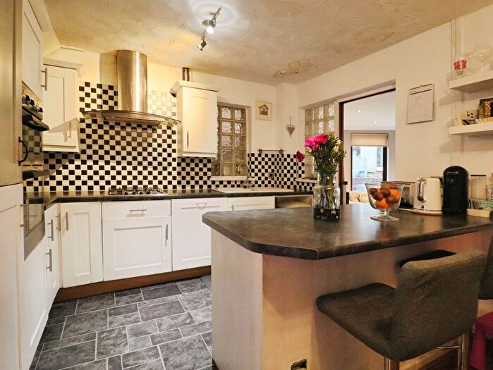 3 Bedroom Semi Detached House For Sale In Peckham Close, Cardiff, CF5