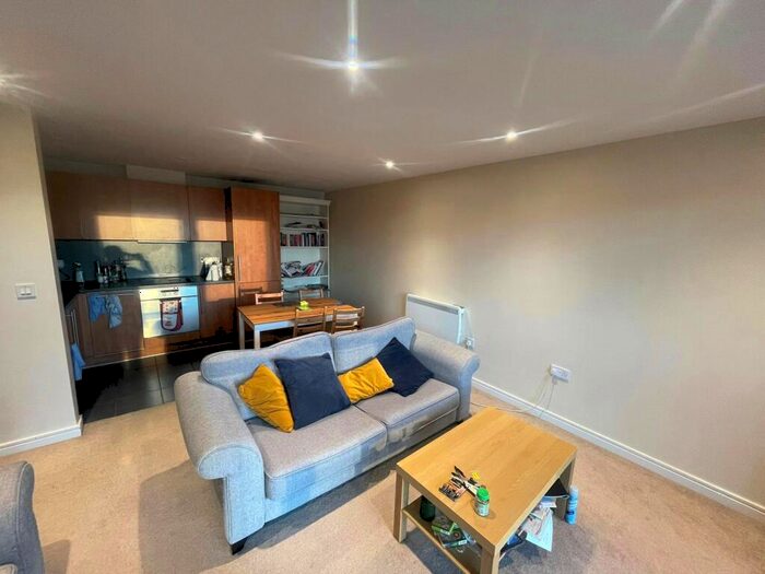 2 Bedroom Apartment To Rent In Centenary Plaza, B1