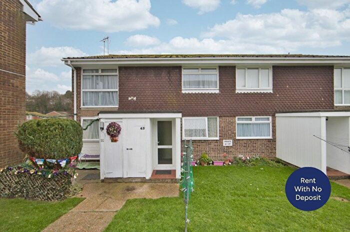 2 Bedroom Flat To Rent In Chalcroft Road, Folkestone, CT20