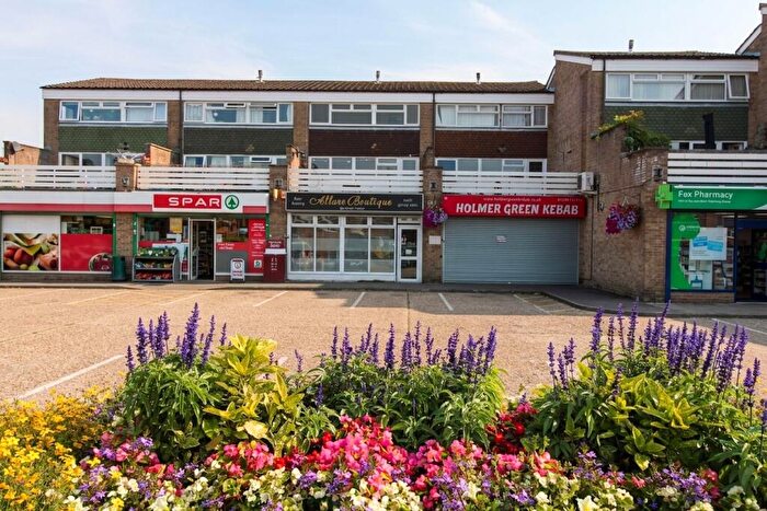 3 Bedroom Property To Rent In Turners Place, Holmer Green, HP15