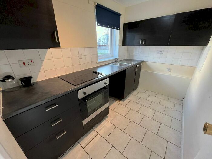 Studio To Rent In Princes Gate, Rutherglen, South Lanarkshire G73