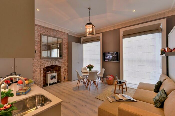 Studio To Rent In , Gloucester Place, London, NW1