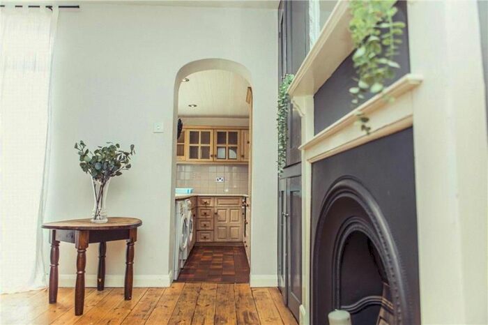 4 Bedroom Semi-Detached House To Rent In Dapdune Road, Guildford, GU1