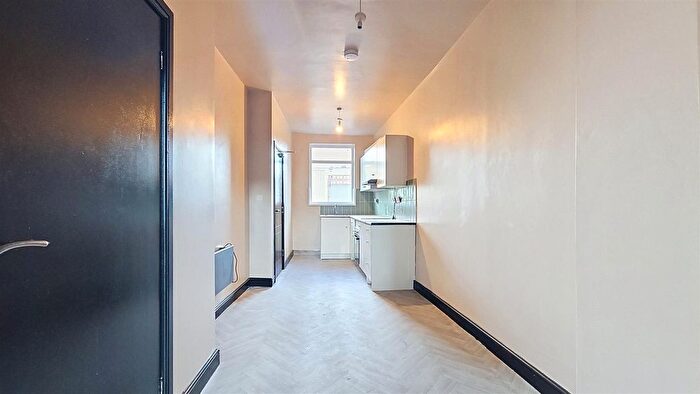 1 Bedroom Flat To Rent In Queens Road, Sheffield, S2