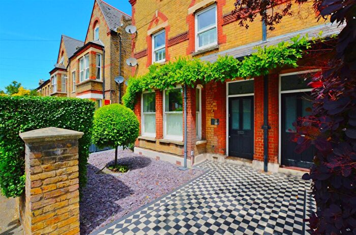 2 Bedroom Maisonette For Sale In Maidenhead Road, Windsor, SL4