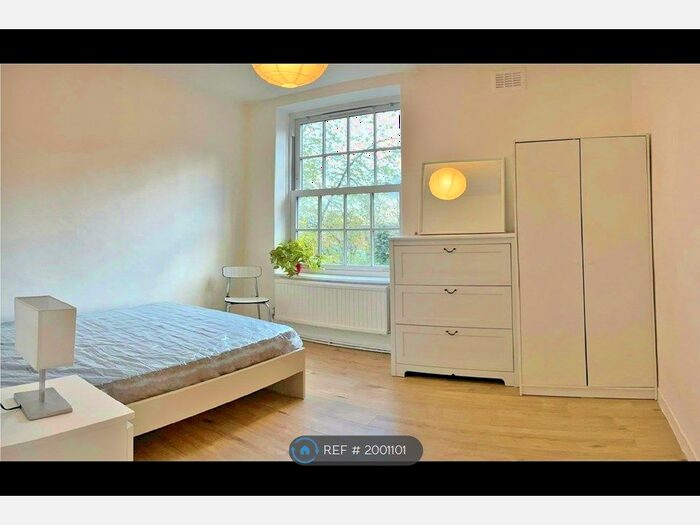 3 Bedroom Flat To Rent In Seldon House, London, SW8