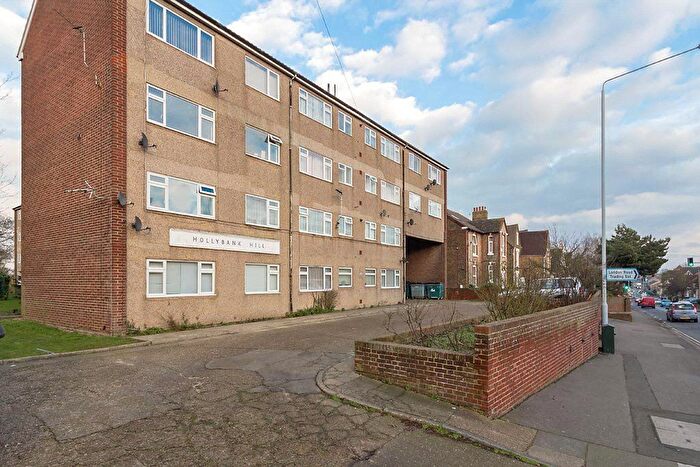 2 Bedroom Flat To Rent In Hollybank Hill, London Road, Sittingbourne, Kent, ME10