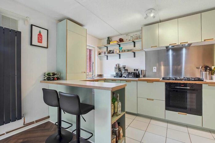 2 Bedroom Flat For Sale In Gladstone Road, London, W4