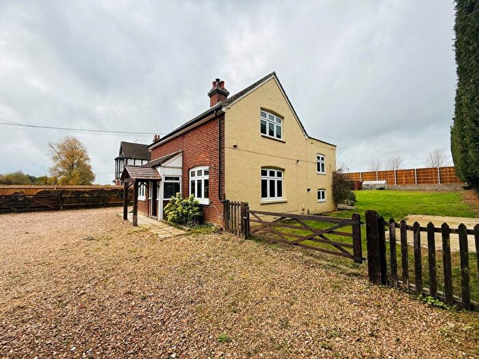 3 Bedroom Detached House To Rent In Toddington Road, Westoning, MK45