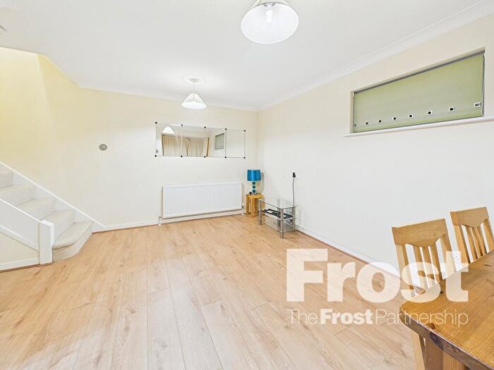 1 Bedroom Terraced House To Rent In Rixon Close, George Green, Slough, Berkshire, SL3