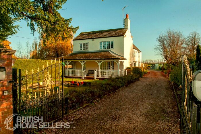 5 Bedroom Detached House For Sale In Sutton Road, Leverington, Wisbech, Cambridgeshire, PE13