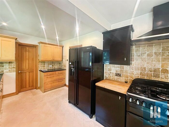 4 Bedroom Semi-Detached House To Rent In Marie Close, Lascelles Hall, Huddersfield, HD5