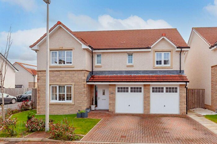 4 Bedroom Detached House For Sale In Lamond Crescent, Winchburgh, West Lothian, EH52