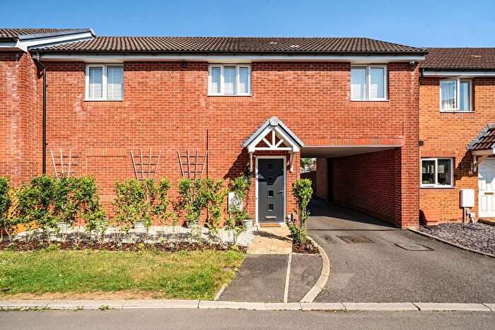 2 Bedroom Barn Conversion For Sale In Trowbridge Close, Swindon, SN2