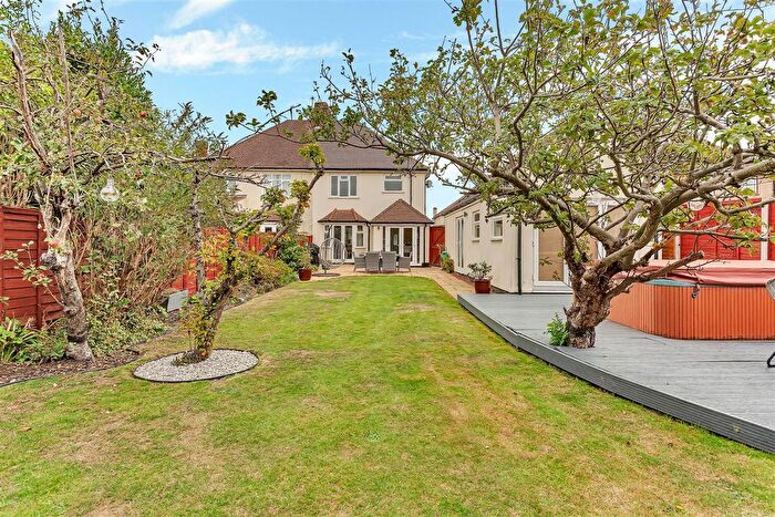3 Bedroom Property For Sale In Phillpotts Avenue, Bedford, MK40