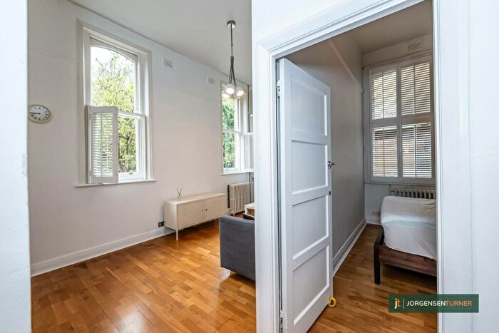 1 Bedroom Flat To Rent In * Heating Included* Mapesbury Road, London, NW2