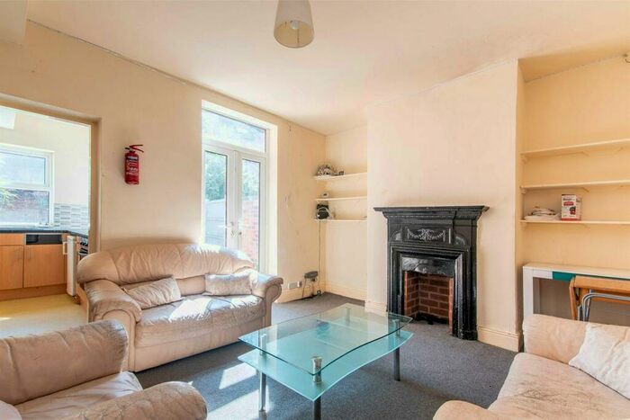 5 Bedroom Terraced House To Rent In Hope Drive, The Park, Nottingham, NG7