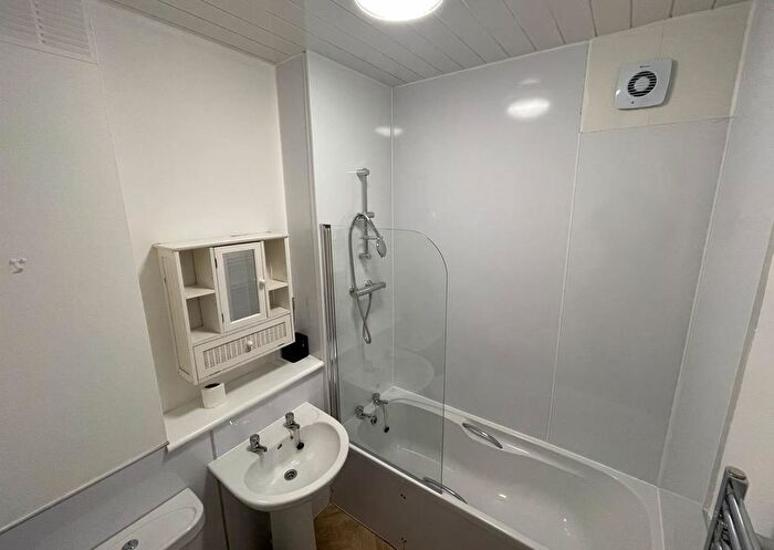 2 Bedroom Flat To Rent In /L, Earl Street, Dundee, DD2