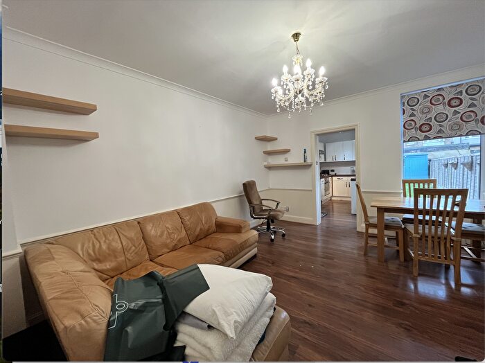 1 Bedroom Flat To Rent In London, IG1