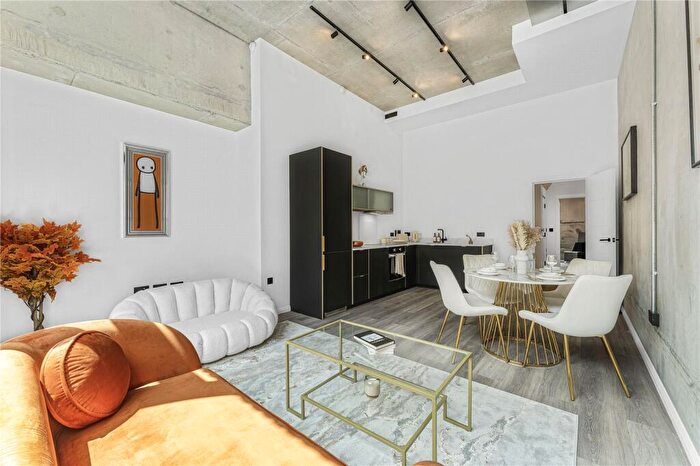 2 Bedroom Apartment For Sale In Windmill Lane, Maryland Point, London, E15