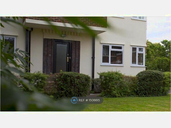 2 Bedroom Flat To Rent In Helena Court, London, W5