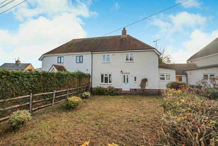 3 Bedroom Semi-Detached House For Sale In Poplar Close, Knightcote, Southam, CV47