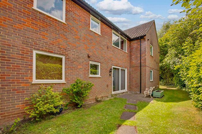 2 Bedroom Flat For Sale In St. Johns Road, Penn, HP10