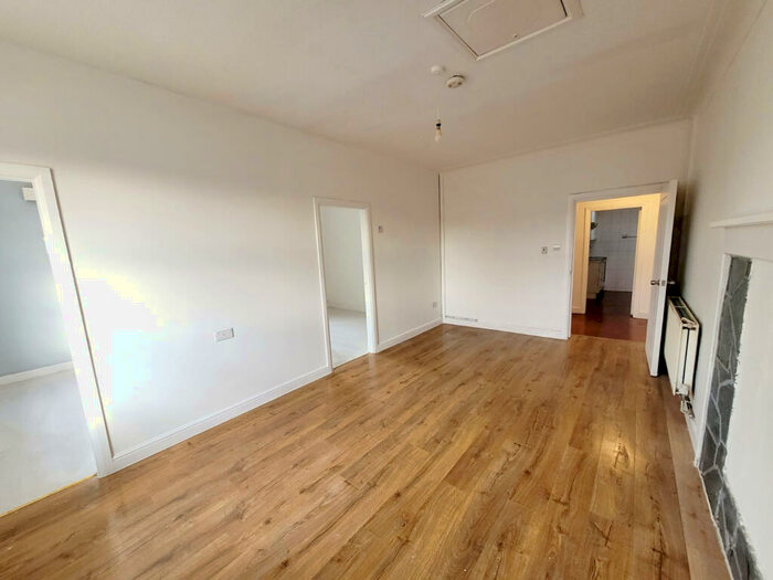 2 Bedroom Bungalow To Rent In Bungalow, Eastham Way, M38