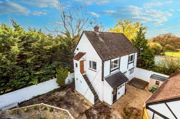 2 Bedroom Maisonette For Sale In Lodge Hill, Blakes Oak Cottage Lodge Hill, OX14