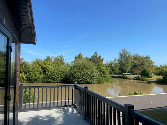 2 Bedroom Park Home For Sale In Sunset Park Holiday Village, Sower Carr Lane, Lancashire, FY6