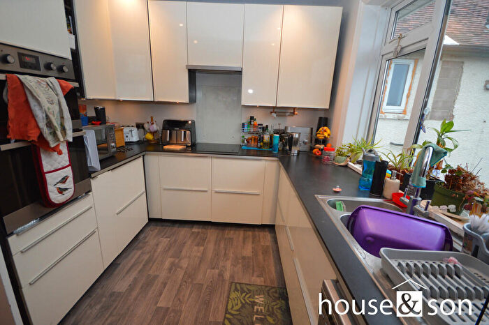 2 Bedroom Flat To Rent In Pine Avenue, Southbourne, BH6