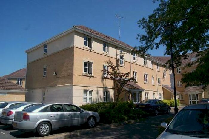 2 Bedroom Apartment To Rent In Scholars Walk, Slough, Berkshire, SL3