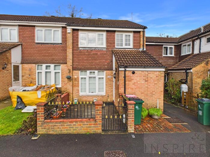 3 Bedroom Terraced House For Sale In Kittiwake Close, Ifield, RH11