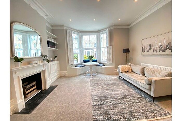 2 Bedroom Flat To Rent In Edith Road, West Kensington, London, W14