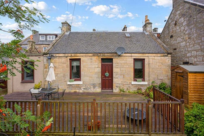 3 Bedroom Detached Bungalow For Sale In High Beveridgewell, Dunfermline, KY12