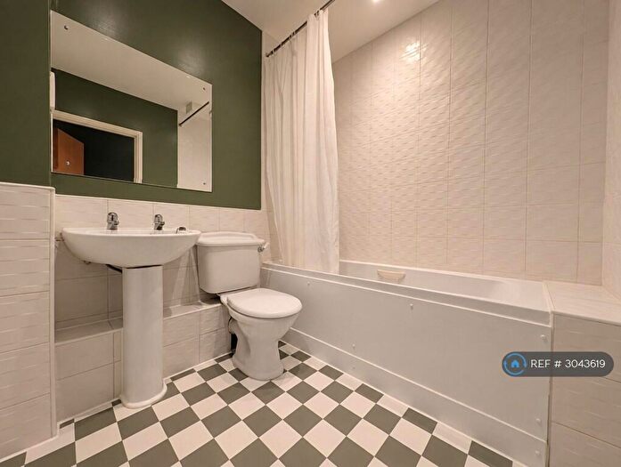3 Bedroom Flat To Rent In George Roche Road, Canterbury, CT1