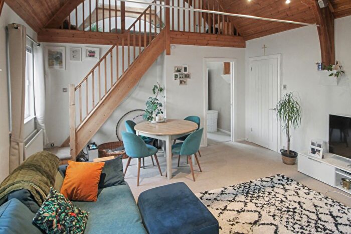 2 Bedroom Flat For Sale In Amherst Road, Royal Tunbridge Wells, TN4