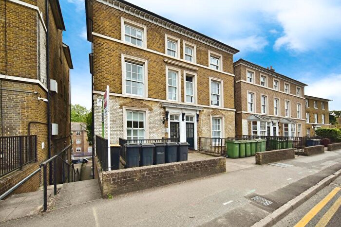 1 Bedroom Flat For Sale In Ashford Road, Maidstone, Kent, ME14