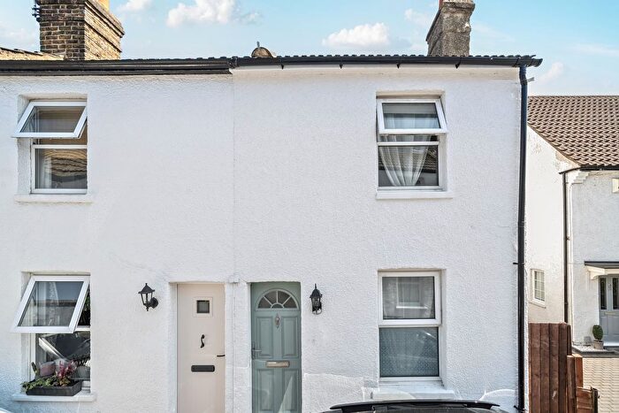 2 Bedroom Terraced House To Rent In Victoria Road, Chislehurst, BR7