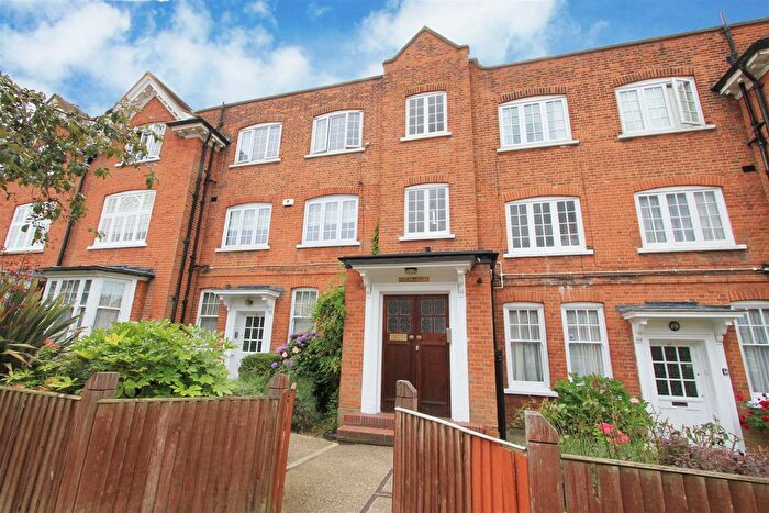 2 Bedroom Flat For Sale In Cecil Park, Pinner, HA5