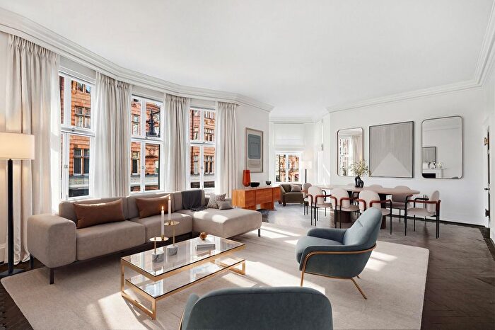 3 Bedroom Flat To Rent In Mount Street, Mayfair, W1K