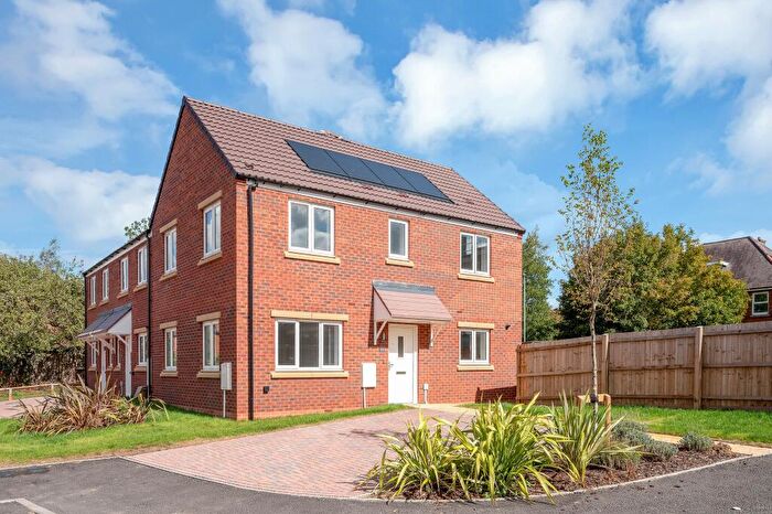 3 Bedroom End Of Terrace House To Rent In Charles Dyer Close, Melton Mowbray, LE13