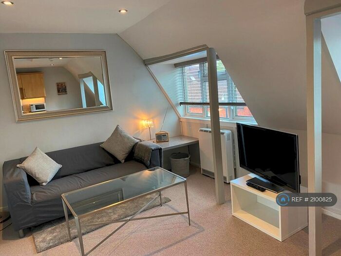 1 Bedroom Flat To Rent In West Street, Marlow, SL7