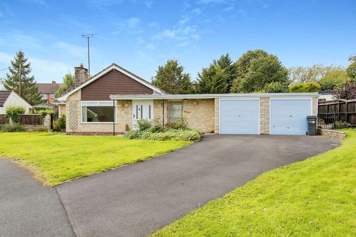 3 Bedroom Detached Bungalow For Sale In Meadow Close, Henstridge, Templecombe, BA8