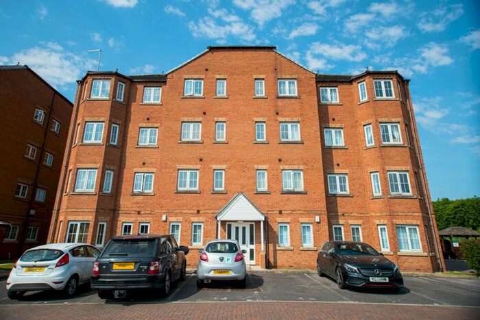 2 Bedroom Flat To Rent In Chandlers Court, Hull, HU9
