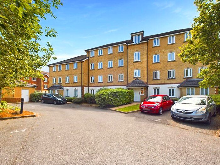 2 Bedroom Flat To Rent In Hambledon Park, Caterham, CR3