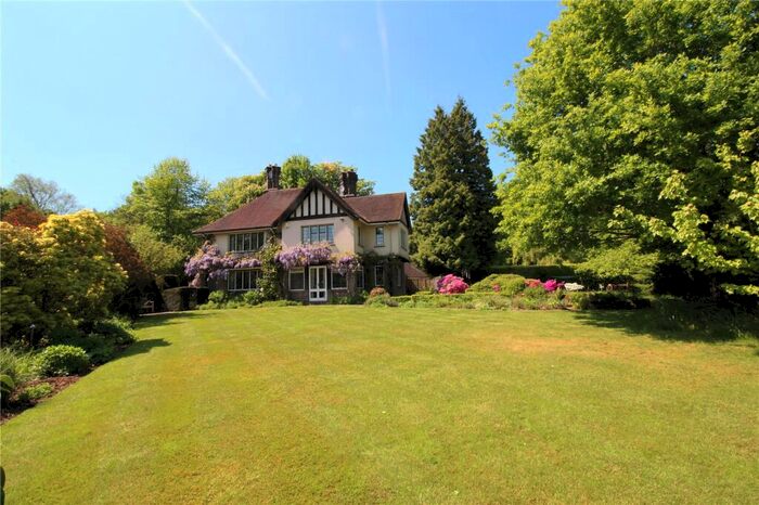 4 Bedroom Detached House For Sale In Coombe Hill Road, East Grinstead, West Sussex, RH19